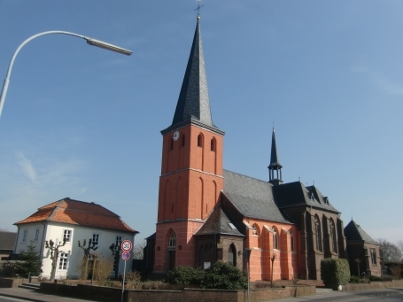 Dilkrath : Boisheimer Straße, kath. Pfarrkirche St. Gertrudis